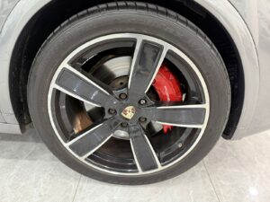 2016 Porsche Cayenne GTS (14)