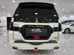 2020 Mitsubishi Pajero signature Edition (4)