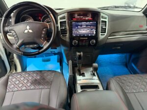 2020 Mitsubishi Pajero signature Edition (7)