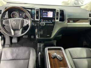 2023 Toyota Granvia Premium (7)
