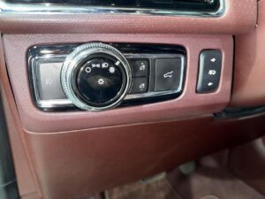 Lincoln Navigator Presidential - 2020 (10)
