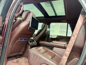 Lincoln Navigator Presidential - 2020 (12)