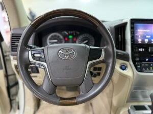Toyota Land Cruiser GXR V6 (10)