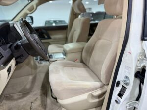 Toyota Land Cruiser GXR V6 (3)