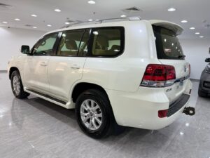 Toyota Land Cruiser GXR V6 (5)