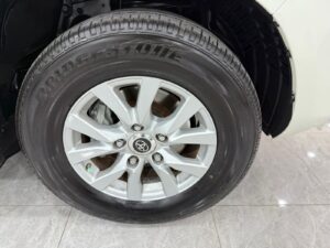 Toyota Land Cruiser GXR V6 (6)