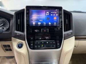 Toyota Land Cruiser GXR V6 (7)