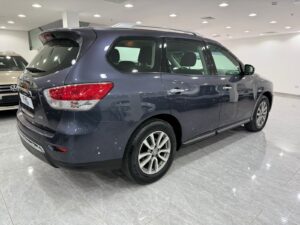 2014 Nissan pathfinder 4wd (2)